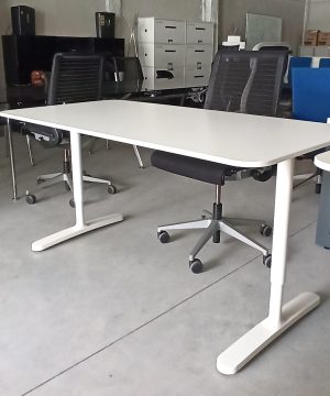 Mesa regulable manual